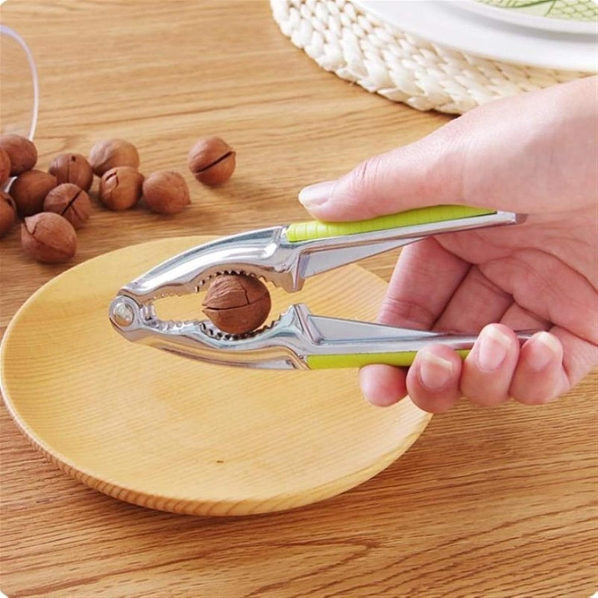 Stainless Steel Nut Cracker (MV-158)