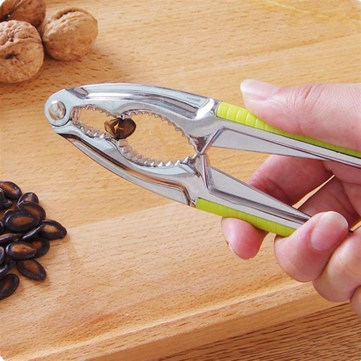 Stainless Steel Nut Cracker (MV-158)